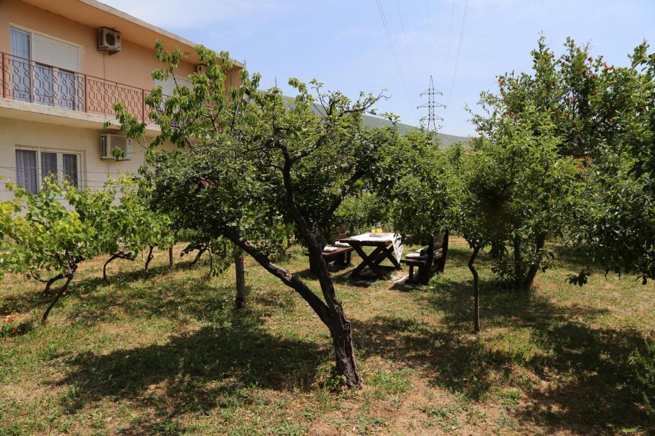 Garden House Apartment Trebinje Ngoại thất bức ảnh